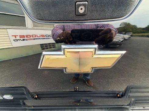 Used 2011 Chevrolet Avalanche LTZ image 69