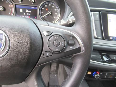 Used 2020 Buick Enclave Essence w/ Sound and Sites Package image 18