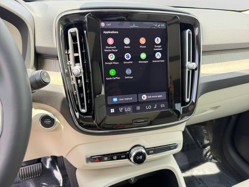 Certified 2023 Volvo XC40 B5 Plus w/ Climate Package AWD/4WD image 23
