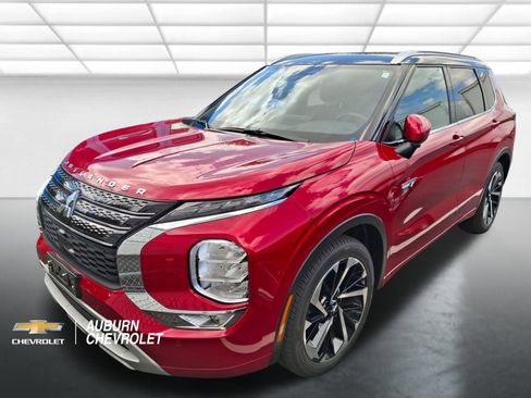 Used 2024 Mitsubishi Outlander 4WD Plug-In Hybrid image 4
