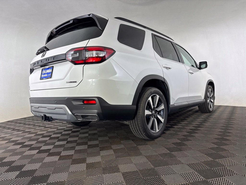 Certified 2025 Honda Pilot Touring image 13