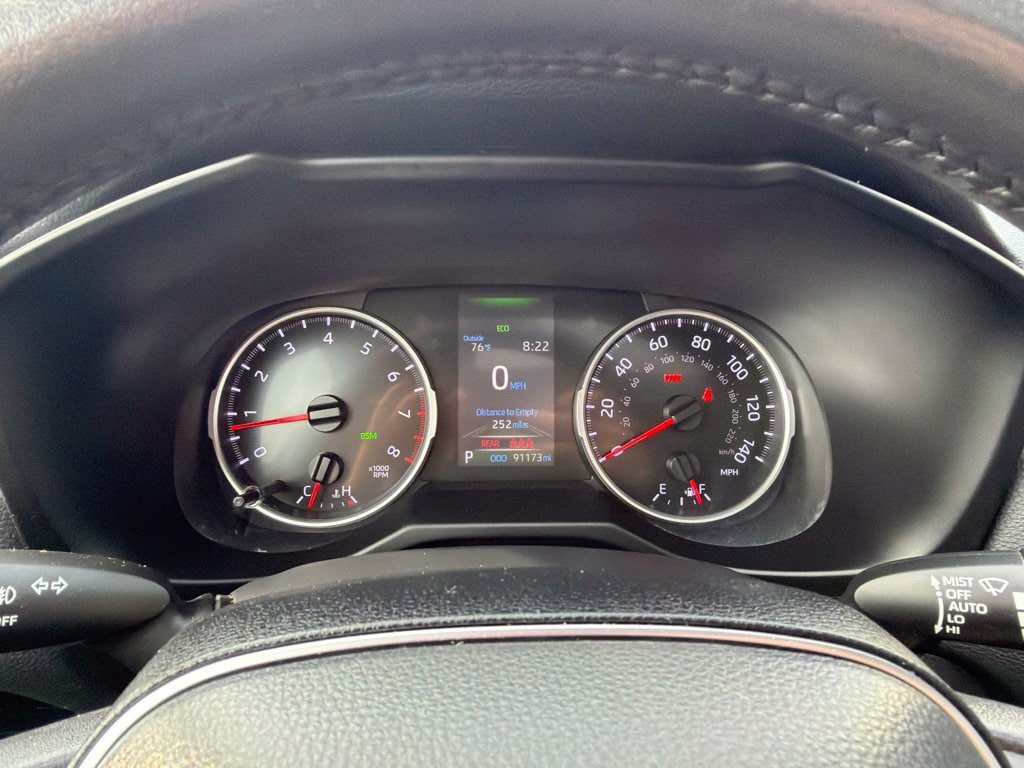 Certified 2022 Toyota RAV4 XLE Premium AWD/4WD image 28