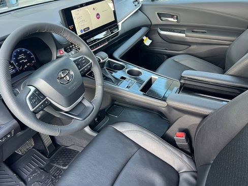 New 2026 Toyota Sienna XLE Woodland Edition image 7