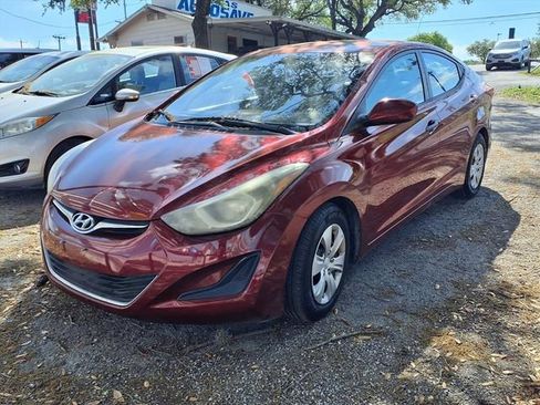 Used 2016 Hyundai Elantra SE FWD image 2