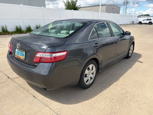 Used 2007 Toyota Camry LE FWD image 3