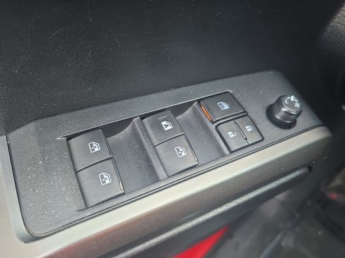 Used 2019 Toyota Tacoma SR5 RWD image 24