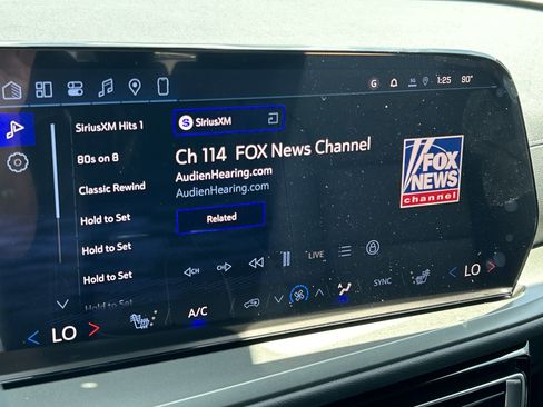 New 2026 Chevrolet Traverse LT w/ Sun and Wheel Package image 36