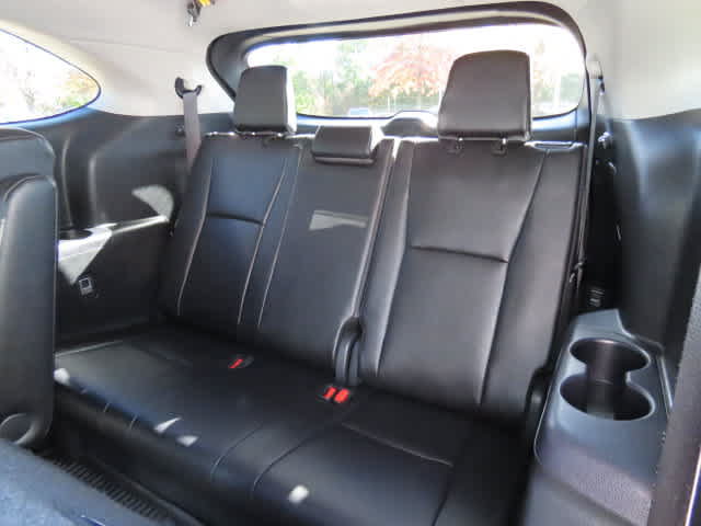 Used 2024 Toyota Highlander XLE AWD/4WD image 15