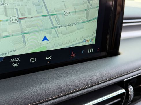 New 2026 Lincoln Aviator AWD image 33