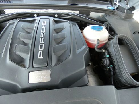 Used 2017 Porsche Macan GTS image 81