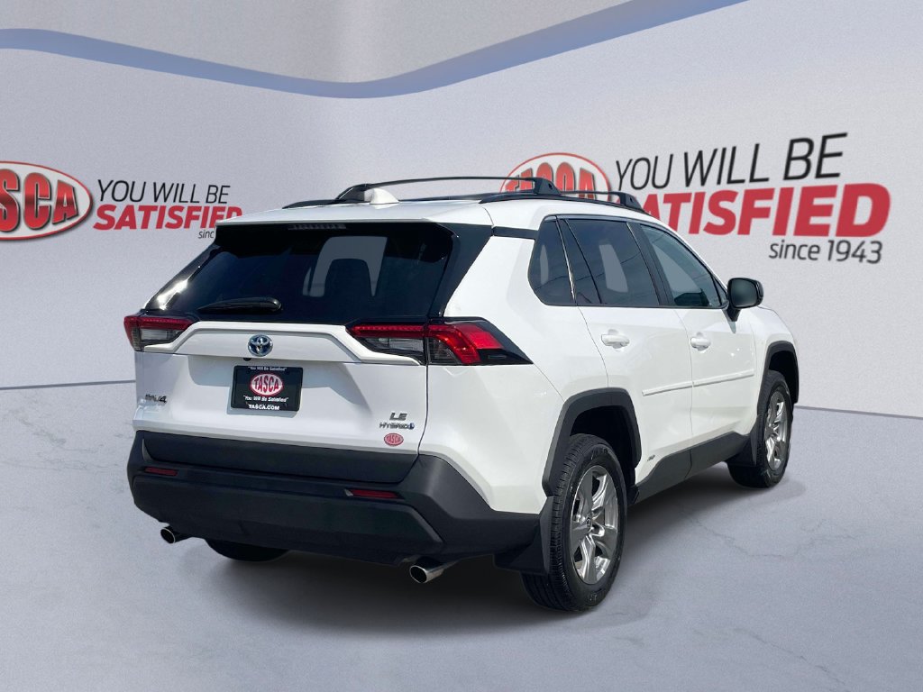 Used 2023 Toyota RAV4 LE AWD/4WD image 6
