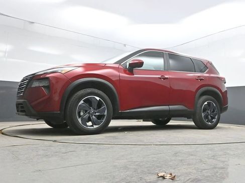 Used 2025 Nissan Rogue SV image 31