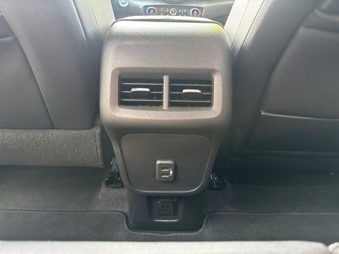 Used 2023 GMC Terrain SLT w/ Elevation Edition FWD image 19
