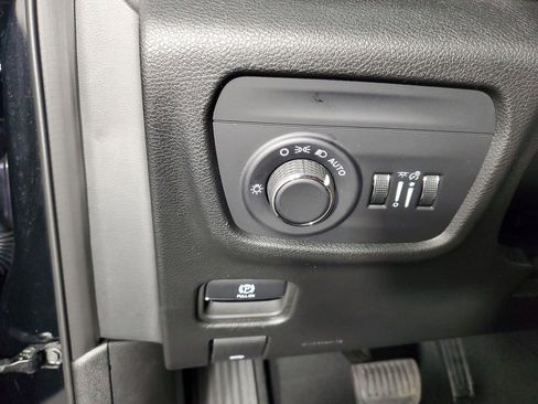 Used 2025 Jeep Grand Cherokee Laredo X image 27