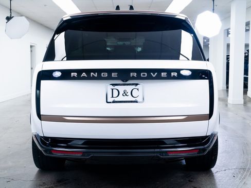 Used 2023 Land Rover Range Rover SV image 5