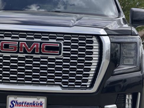 Used 2021 GMC Yukon Denali AWD/4WD image 8