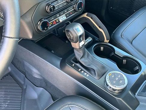 New 2025 Ford Bronco Badlands image 7