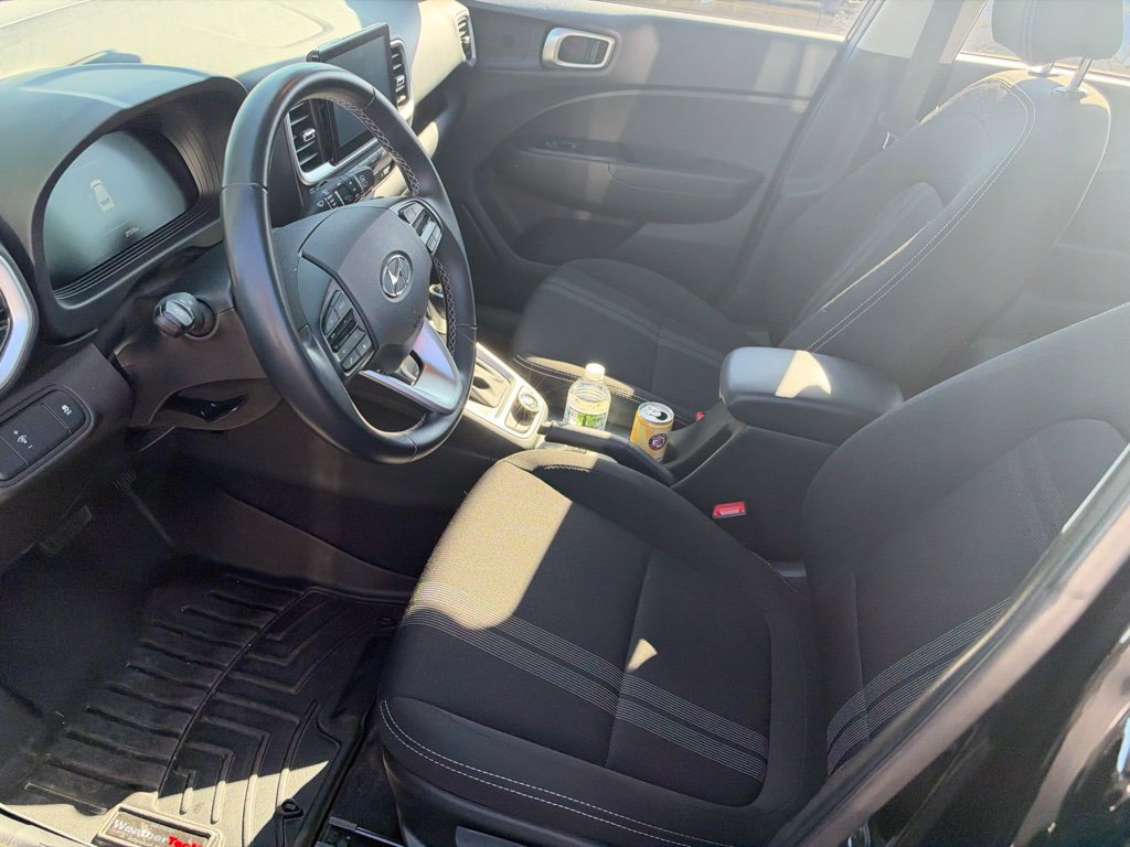 Used 2023 Hyundai Venue SEL FWD image 7