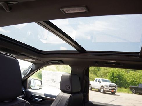 New 2026 Chevrolet Suburban High Country AWD/4WD image 14
