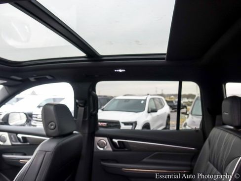 New 2026 Buick Enclave Avenir w/ Super Cruise Package image 12