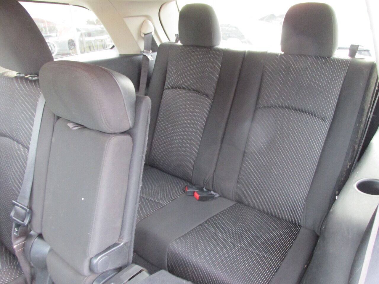 Used 2017 Dodge Journey SE w/ Flexible Seating Group FWD image 18