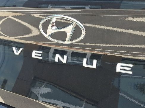 New 2026 Hyundai Venue SEL FWD image 11