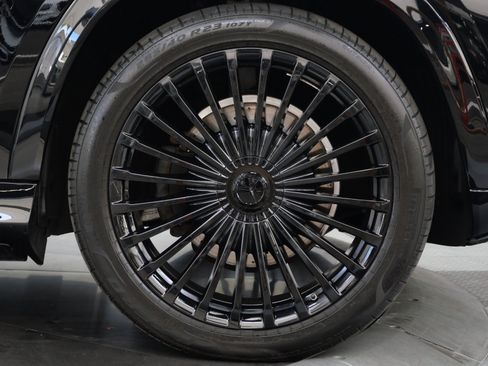 Used 2023 Mercedes-Benz Maybach GLS 600 4MATIC image 45