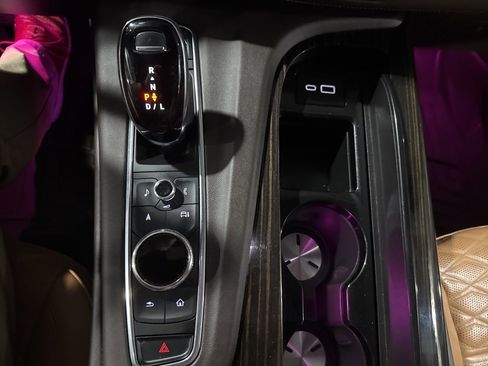 Used 2021 Cadillac Escalade ESV Premium Luxury image 10