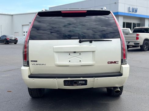 Used 2011 GMC Yukon Denali AWD/4WD image 6