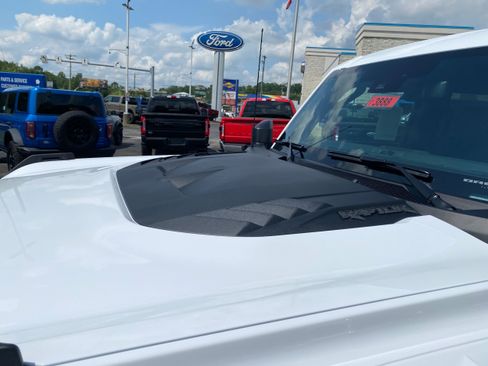 New 2026 Ford Bronco Raptor w/ Interior Carbon Fiber Pack AWD/4WD image 40