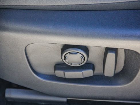 Used 2023 Land Rover Range Rover Evoque R-Dynamic S image 17