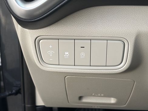 Used 2024 Kia Soul LX w/ Option Group 015 FWD image 18