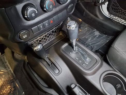 Used 2015 Jeep Wrangler Sport w/ Connectivity Group image 8