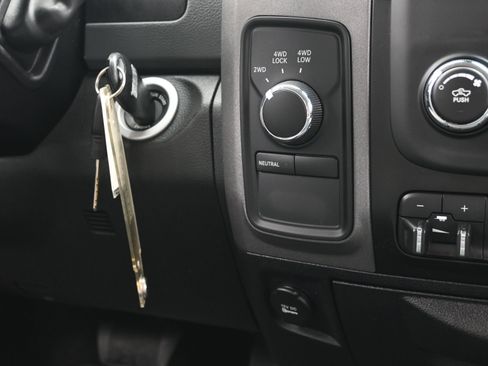 Used 2018 RAM 2500 Tradesman w/ Chrome Appearance Group AWD/4WD image 33