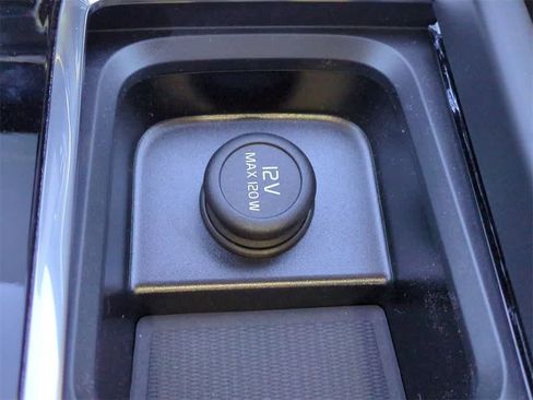 New 2026 Volvo XC60 B5 Plus w/ Protection Package Premier image 30