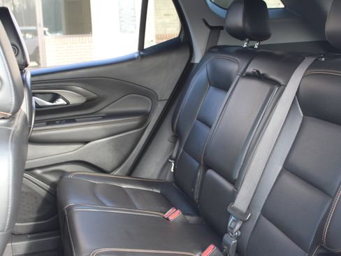 Used 2021 GMC Terrain SLT image 27