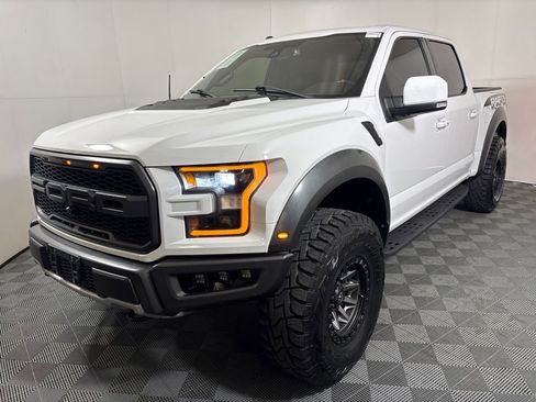 Used 2018 Ford F150 Raptor w/ Equipment Group 802A Luxury AWD/4WD image 2