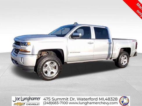 Used 2018 Chevrolet Silverado 1500 LT w/ All Star Edition AWD/4WD image 4