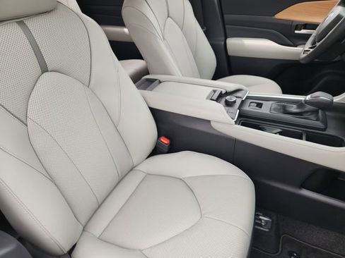 New 2026 Toyota Grand Highlander AWD image 10