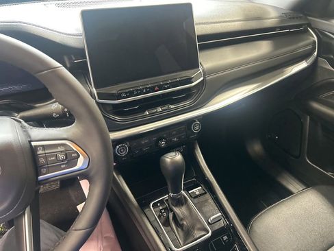Used 2023 Jeep Compass High Altitude AWD/4WD image 5