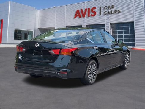 Used 2025 Nissan Altima 2.5 SV FWD image 6