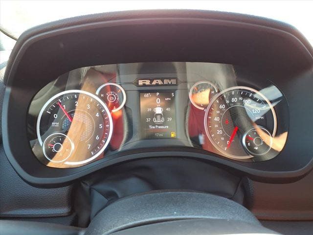 Used 2025 RAM 1500 Big Horn AWD/4WD image 16