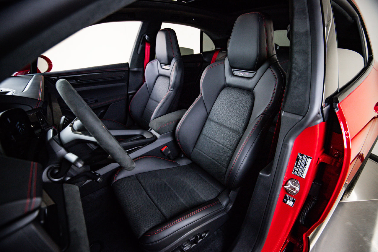 Used 2026 Porsche Macan GTS Electric AWD/4WD image 5