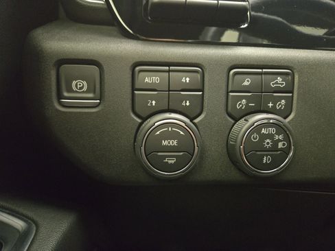 Used 2024 Chevrolet Silverado 1500 High Country AWD/4WD image 26