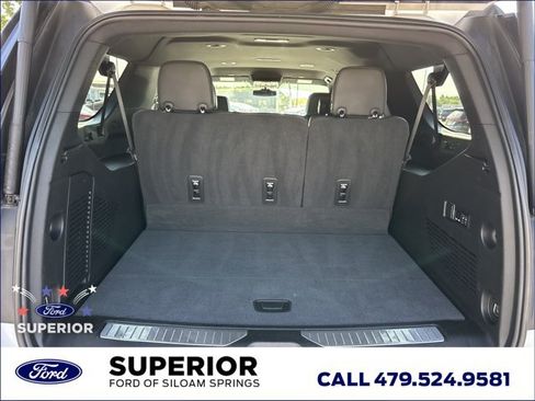 Used 2022 Chevrolet Suburban RST w/ Luxury Package AWD/4WD image 6