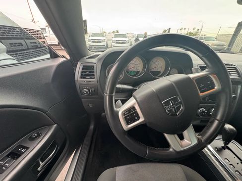 Used 2012 Dodge Challenger R/T image 10