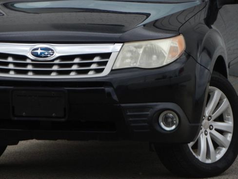 Used 2011 Subaru Forester 2.5X Premium w/ All-Weather Pkg image 5