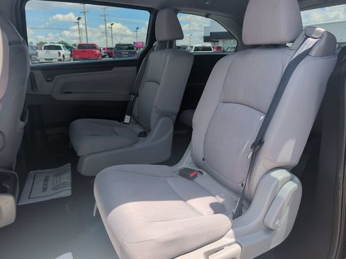 Used 2018 Honda Odyssey LX image 18