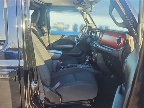 Used 2023 Jeep Wrangler Unlimited Rubicon w/ Cold Weather Group image 13