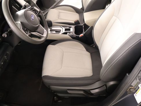 Used 2023 Subaru Forester AWD/4WD image 10